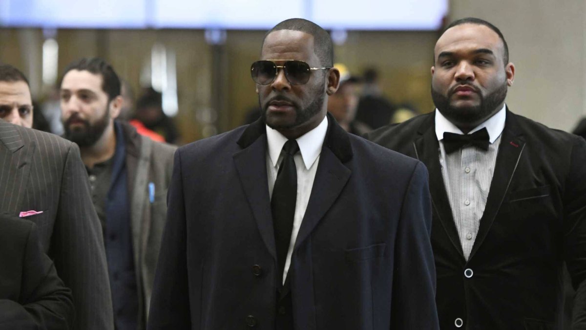 R. Kelly enfrenta 11 nuevos cargos sexuales en Chicago