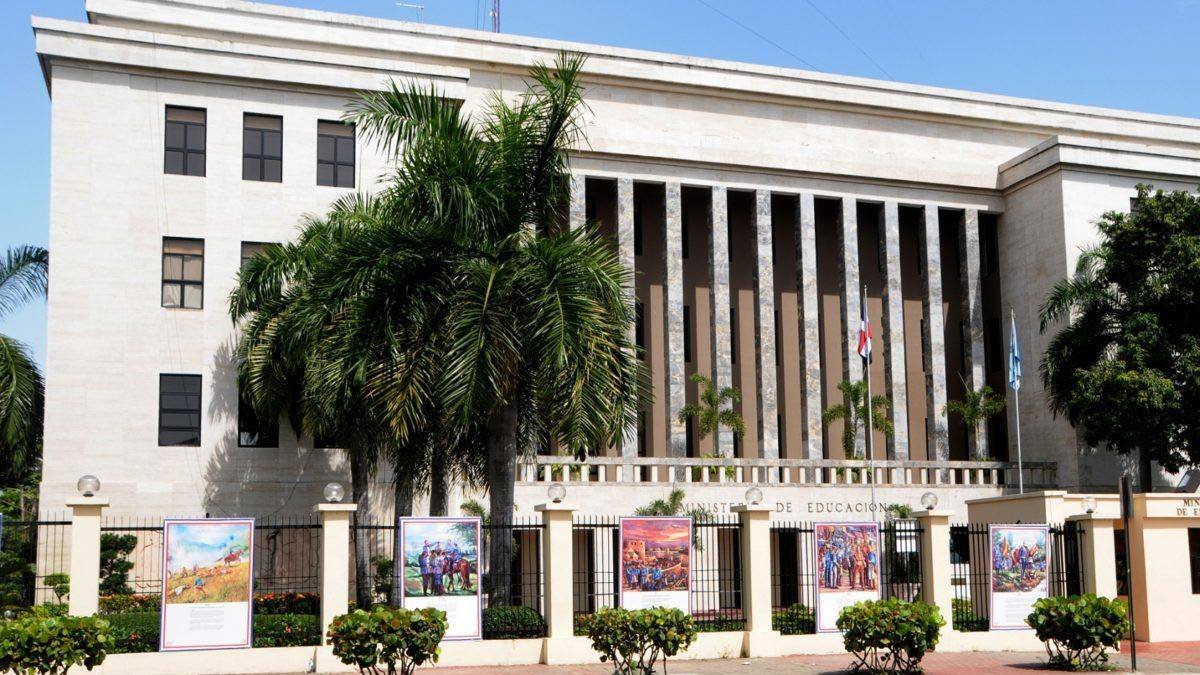 Fachada Ministerio de Educacion. Hoy/Fuente Externa 11/8/17