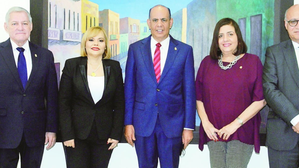 Los directivos de ANEIH durante la entrevista Encuentro Económico.