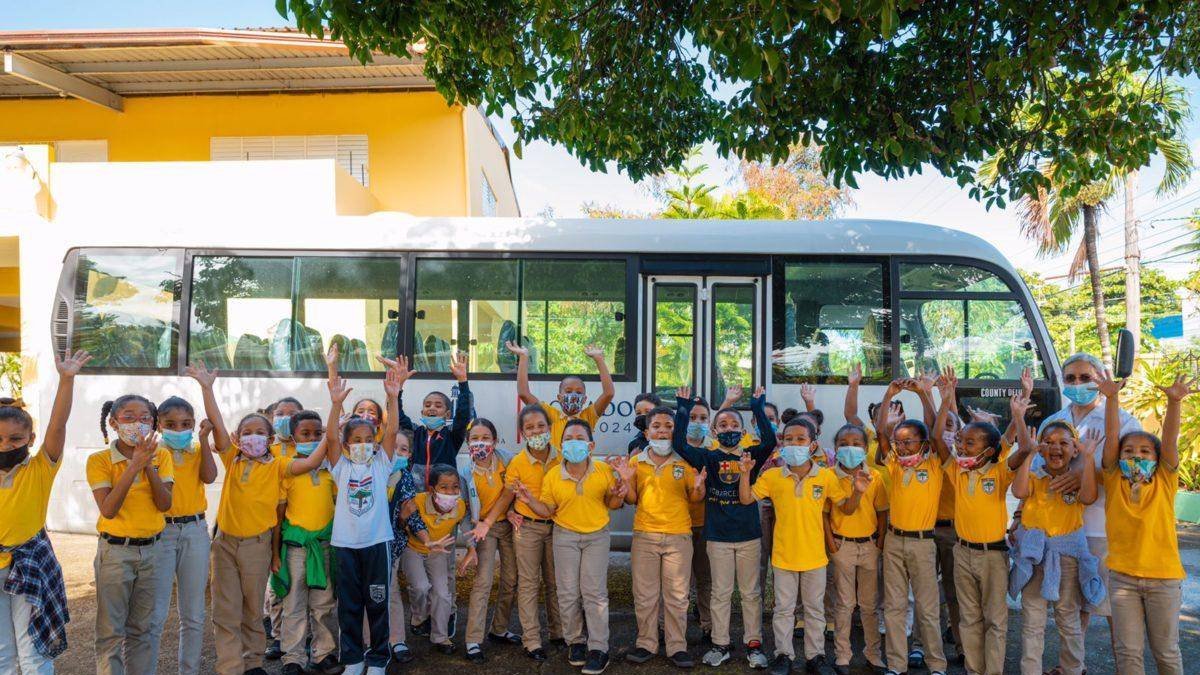 Ministro Paliza visita Hogar Escuela Luisa Ortea en Puerto Plata