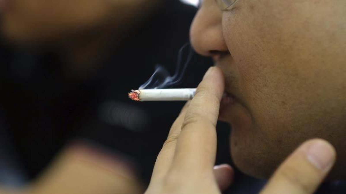 Uno de cada 5 fumadores no sabe que el tabaco causa cáncer, advierte la OMS