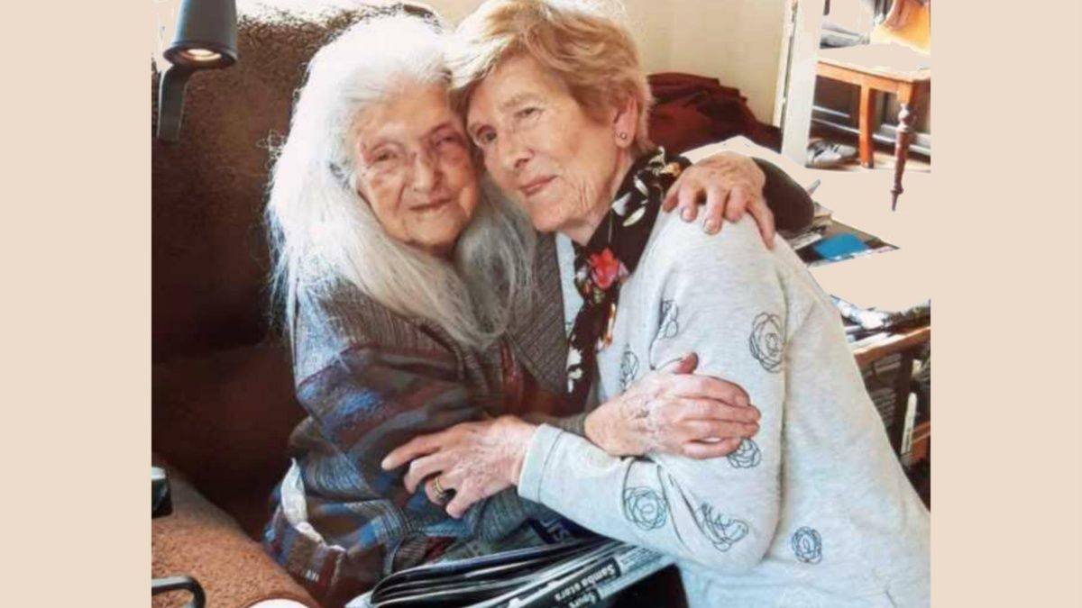 Un mujer irlandesa de 81 años se reencuentra con su madre de 103