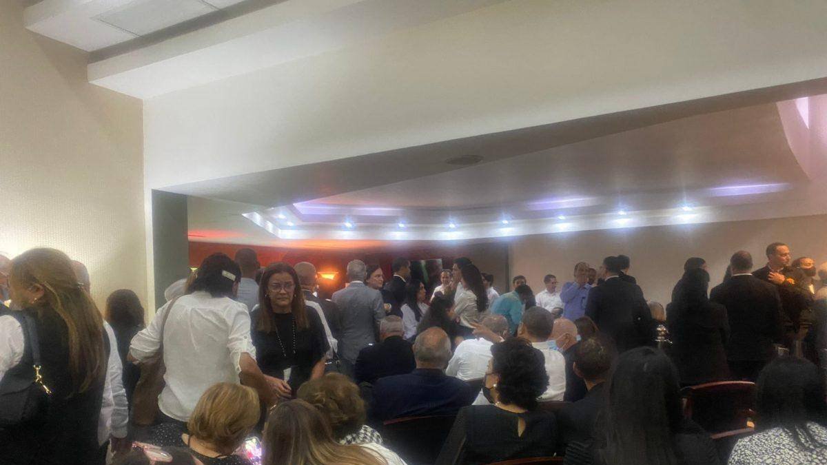 Asistentes sepelio doña Rosa desbordan capacidad aforo Jardín Memorial