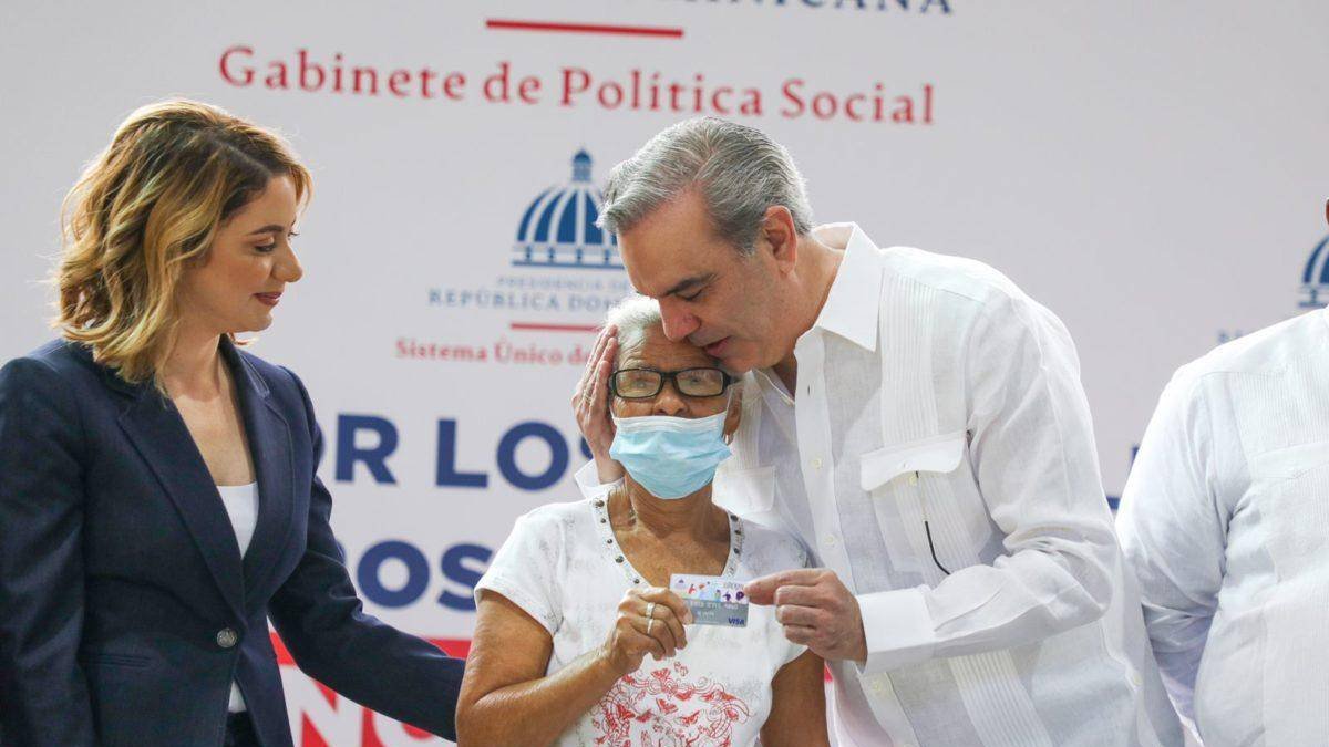 Presidente Abinader: eliminamos el lujo para aumentar las ayudas sociales