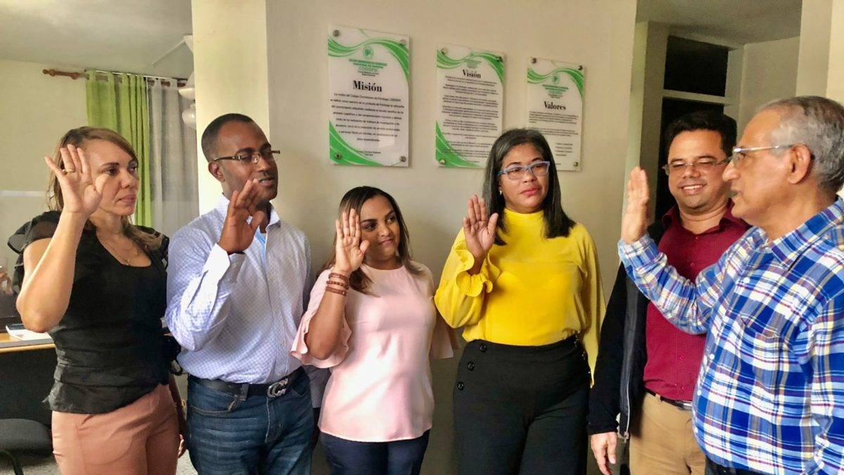 Juramentación de la nueva directiva del Colegio Dominicano de Psicólogos, (CODOPSI) Regional Noroeste, que preside César Peña