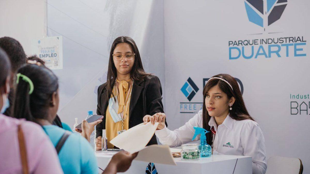 La feria se está llevando a cabo este jueves y mañana viernes en las instalaciones del Parque Industrial Duarte.