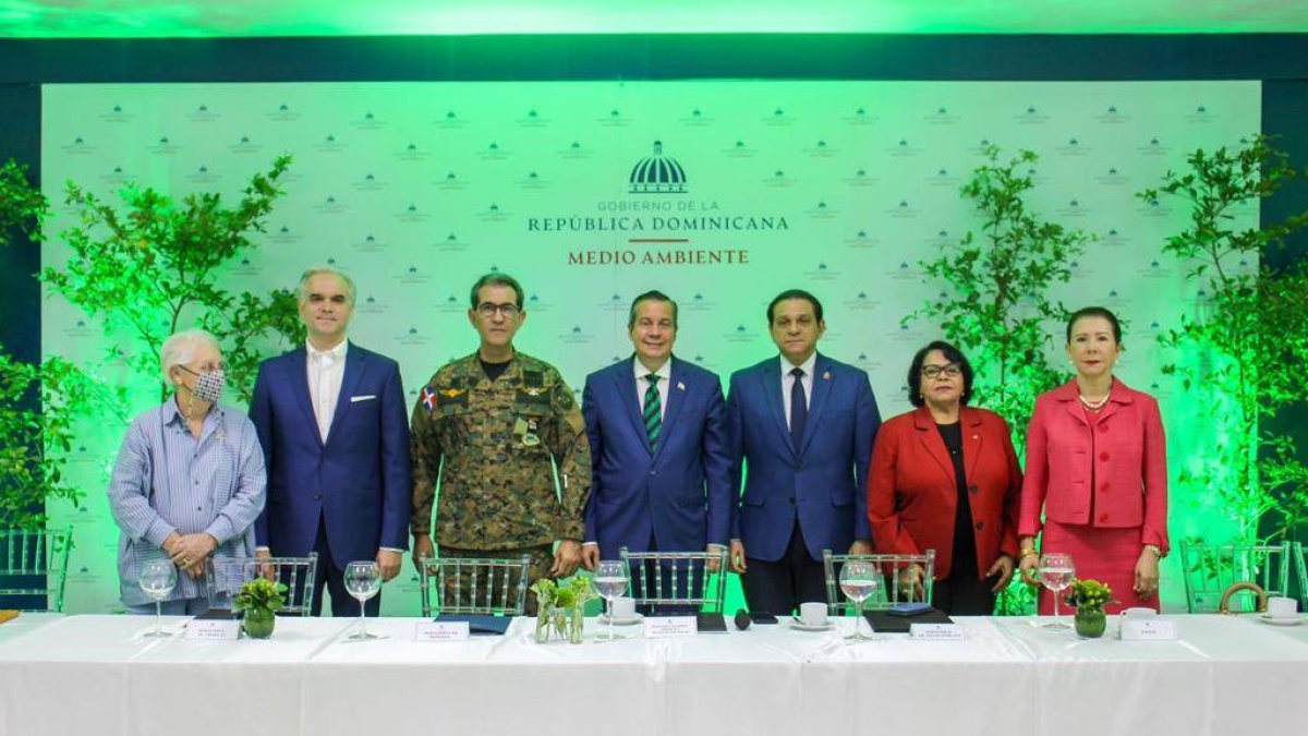 Por primera vez luego de creada la Ley 64-00 se forma el Consejo Nacional de Medio Ambiente y Recursos Naturales.