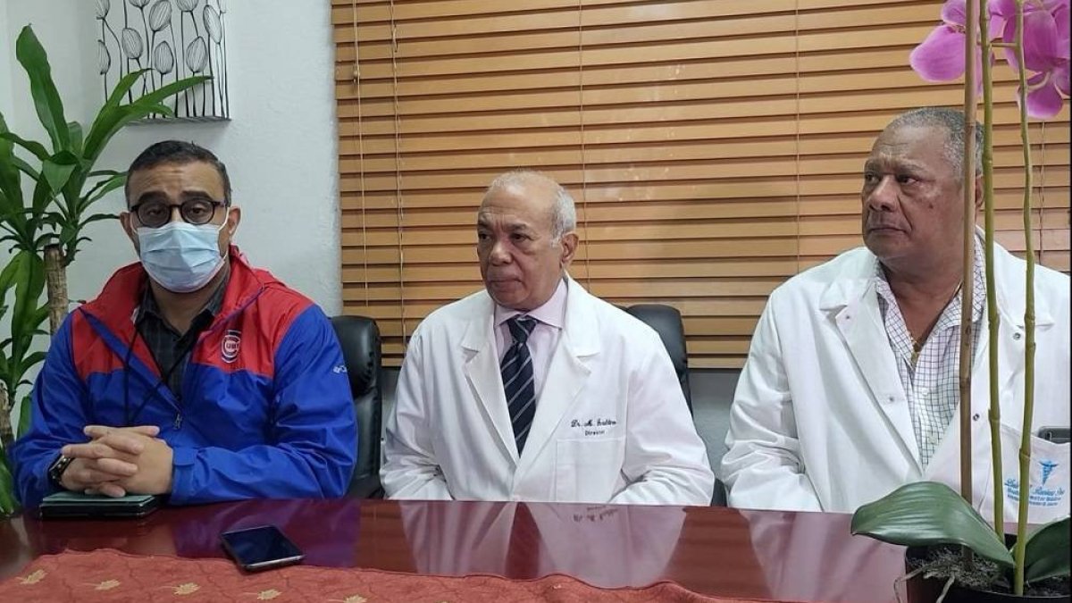 Desde la izquierda los doctores Vladimir Socías, Miguel Ángel Geraldino y Luis Ramírez.