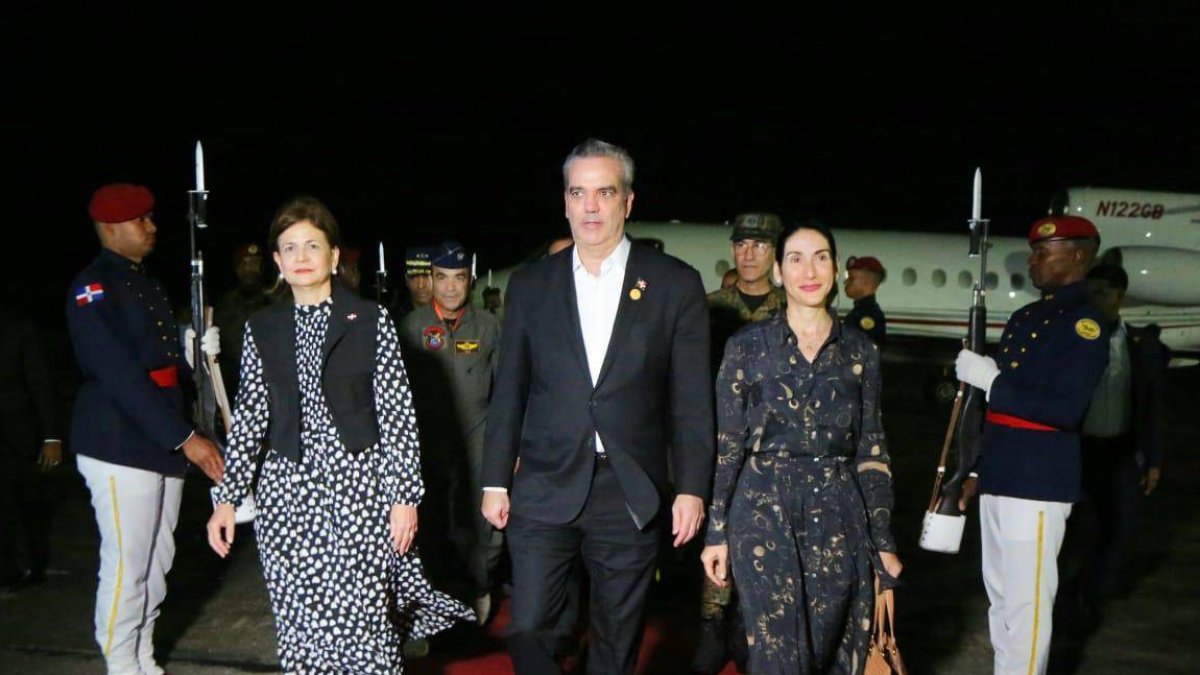 Regresó la madrugada de este sábado en vuelo privado por San Isidro