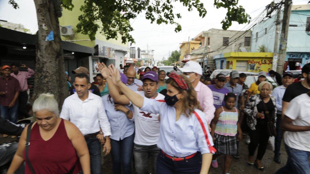 Margarita Cedeño recorre las calles de Santo Domingo Este.