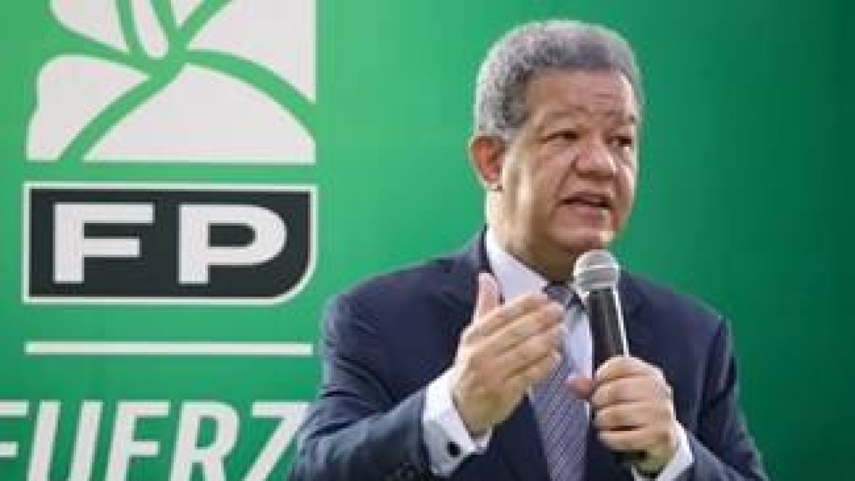 Leonel prepara frente opositor con al menos 10 partidos políticos