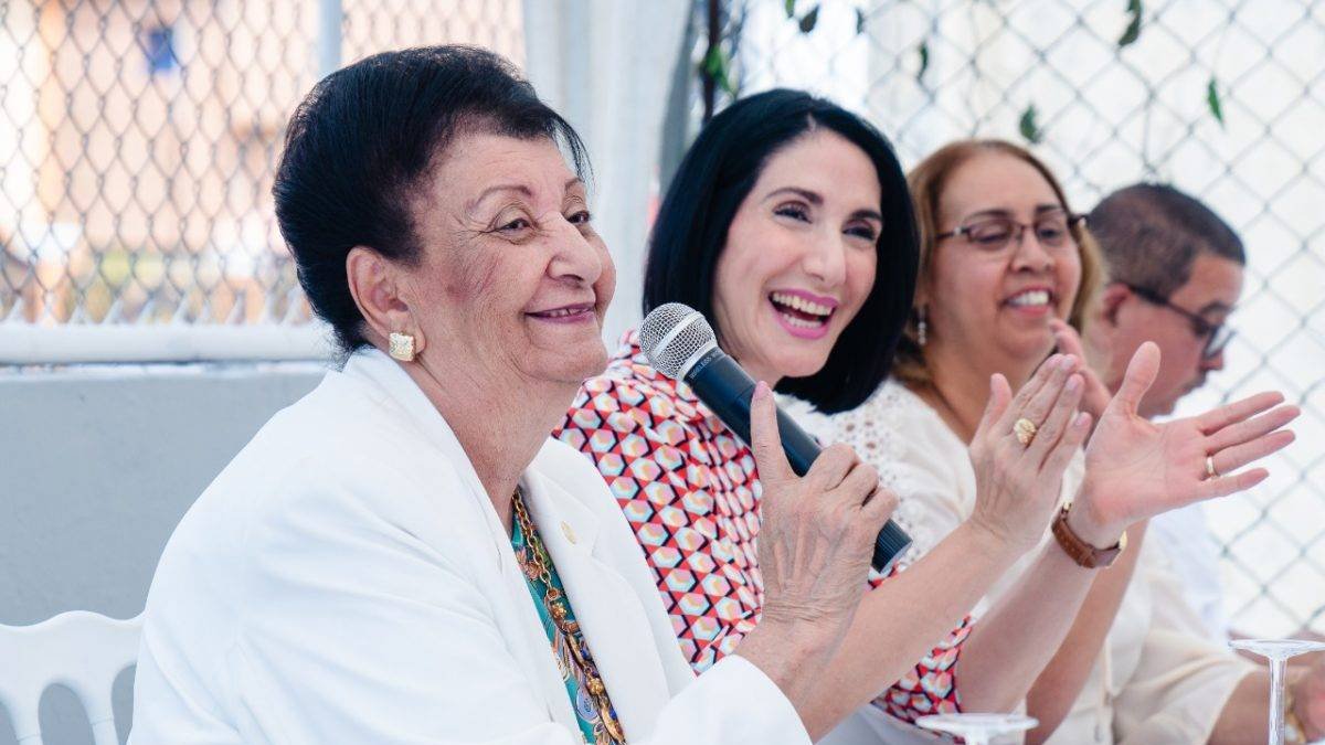 Raquel Arbaje y Besaida Manola Santana inauguran CAIPI en San Cristóbal.