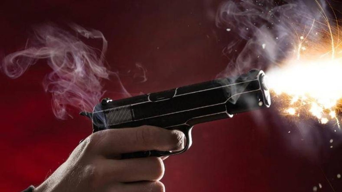 Hombre amenaza a familia con arma en autopista Duarte