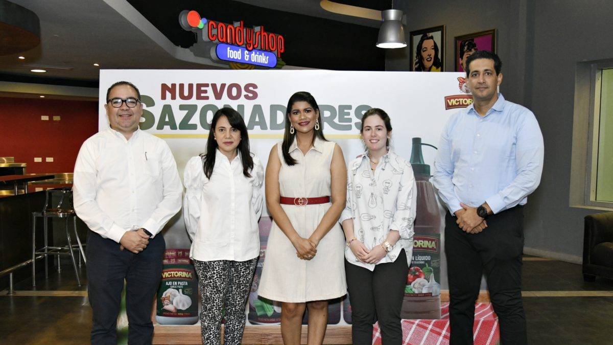 Alejandro Vargas, Michelle Isabel Gonzalez y Alexis Pimentel