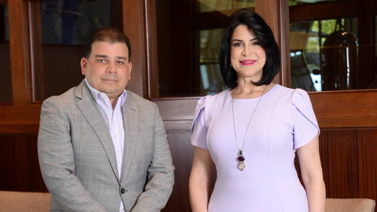 Fedor Vidal y Amelia Reyes Mora. Agenda Congreso