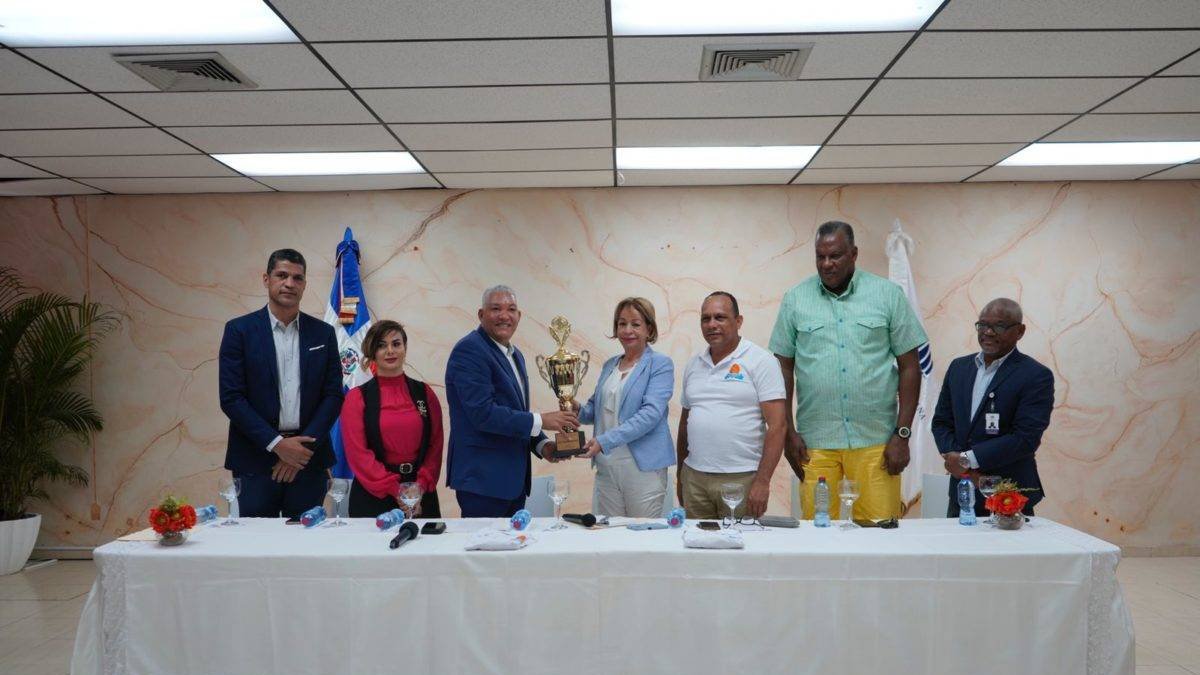 Alrededor de 300 atletas verán acción en este 2do Clásico de Baloncesto Femenino U25 dedicado a la vicepresidenta Raquel Peña.