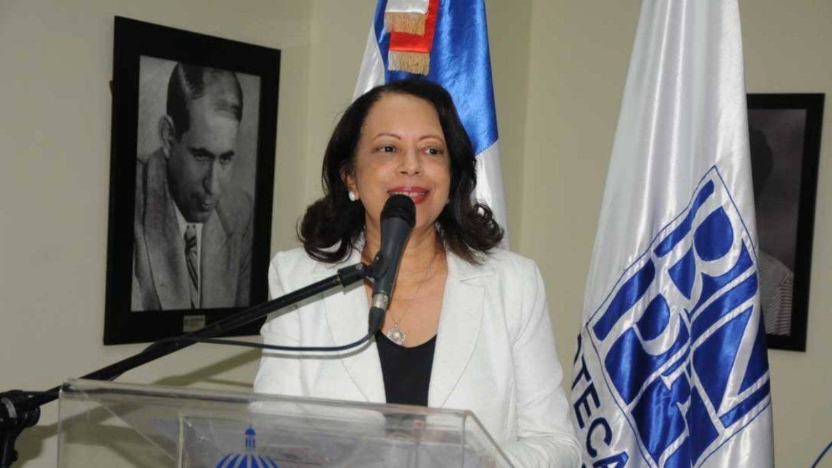 Emilia Pereyra, presidenta de la Unión de Escritores Dominicanos (UED).