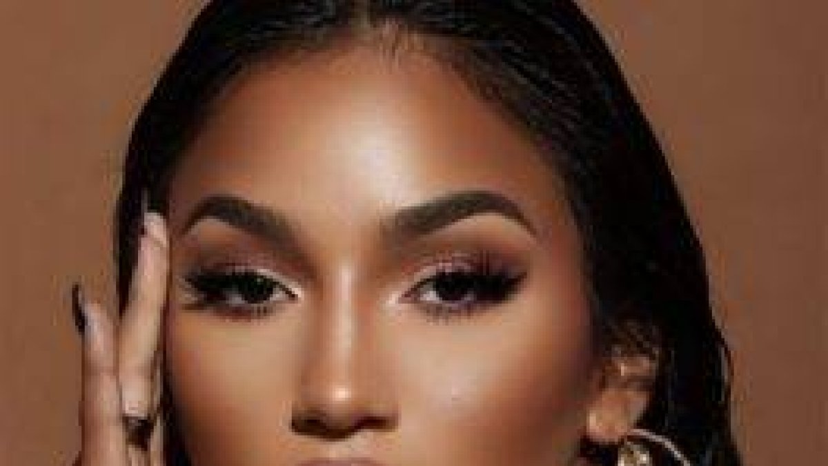 Virginia Sanhouse, la modelo venezolana que conquistó las redes sociales