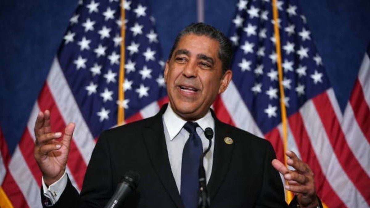 Adriano Espaillat