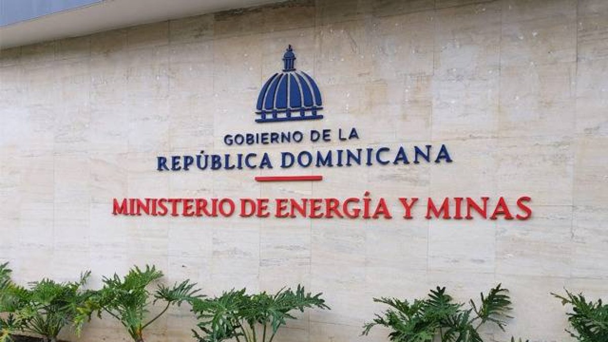 Energía y Minas dice a senador «No puede entregar información que no existe»