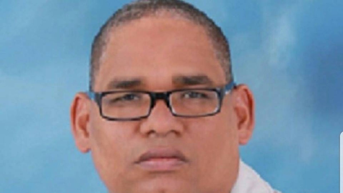 Rafael Santos, periodista y escritor.