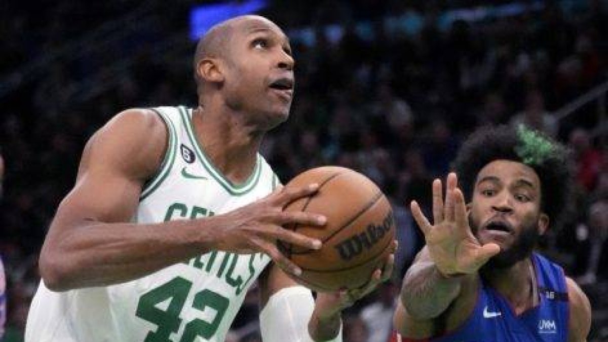Pistons Celtics Basketball