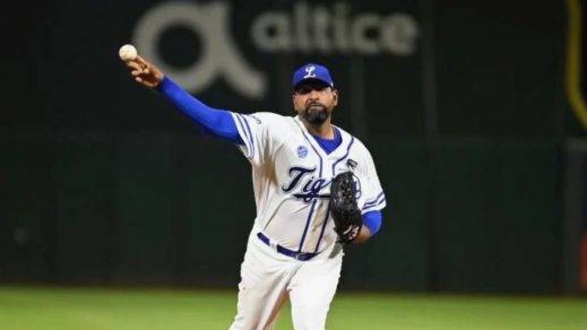 El derecho César Valdez