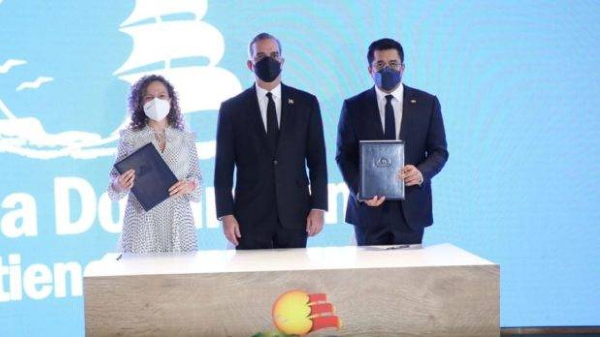 Iberia y RD firman acuerdo promoción para impulsar turismo