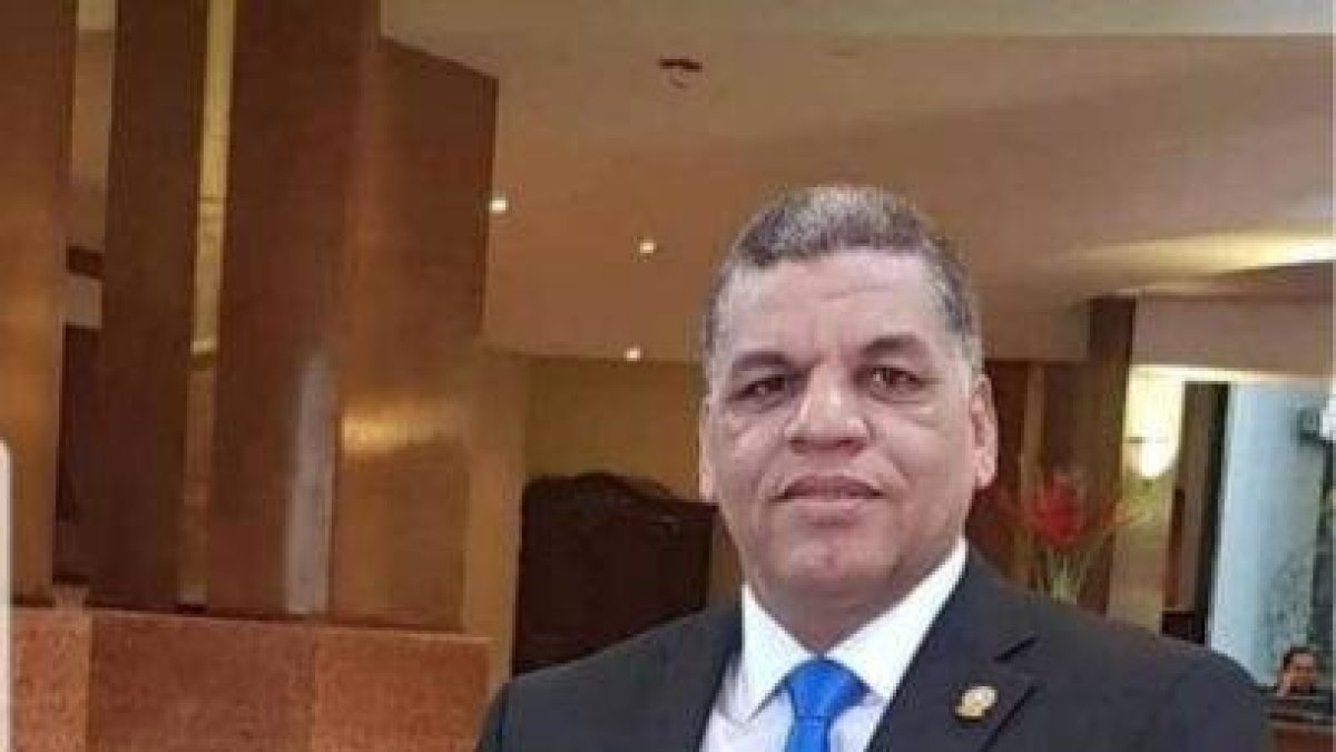 Acusan presidente del PHD de persecución política contra compañeros de partido