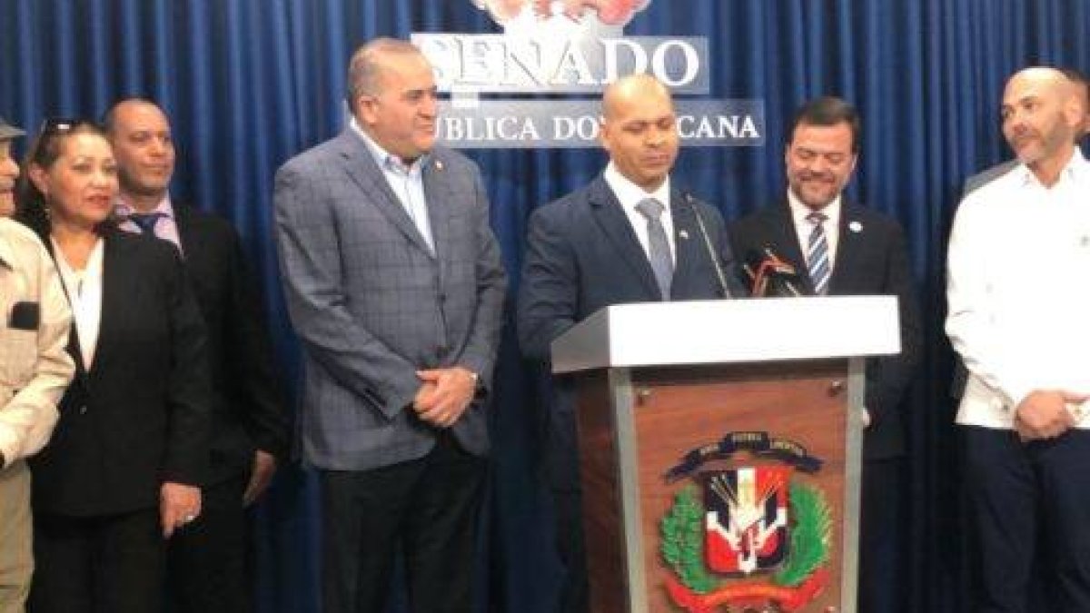 Alexis Victoria Yeb, Aquilino Gonell y Luis Sepúlveda.