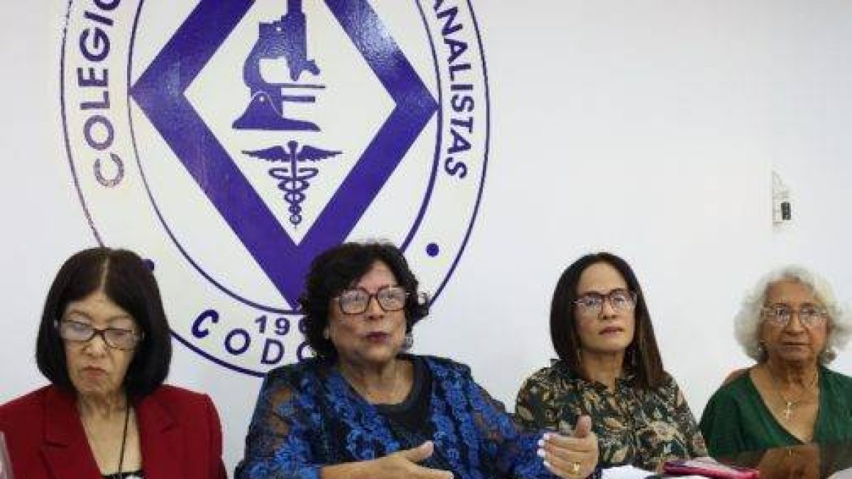 Rueda de prensa por los Bioanalistas pensionados
