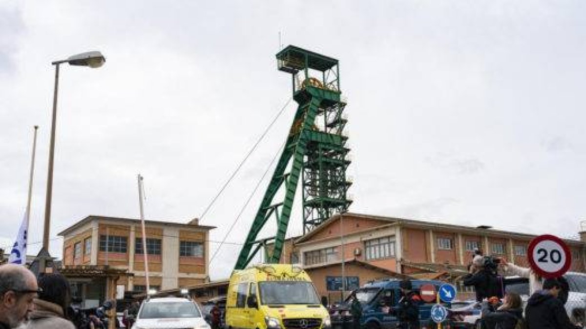Tres géologos mueren en España atrapados en una mina de potasa.