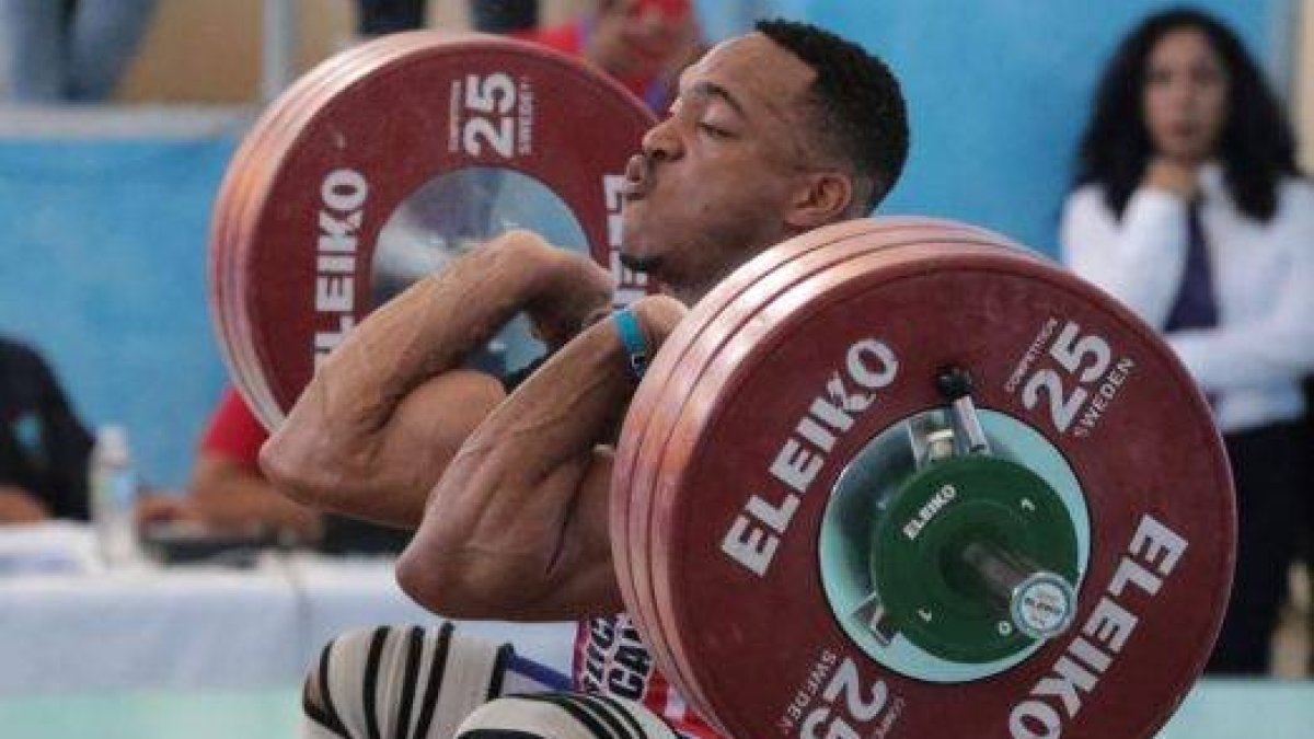 Dominicano Ray Reyes conquista plata y bronce