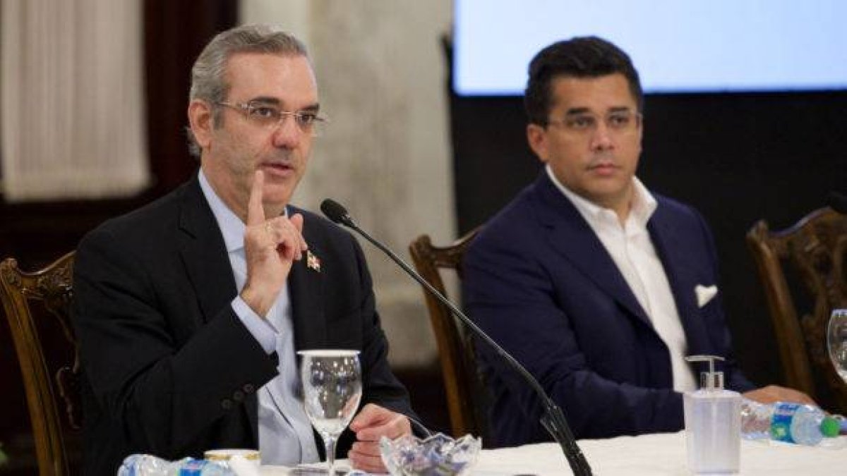 Abinader y Collado: Son los únicos políticos con favorabilidad superior ...