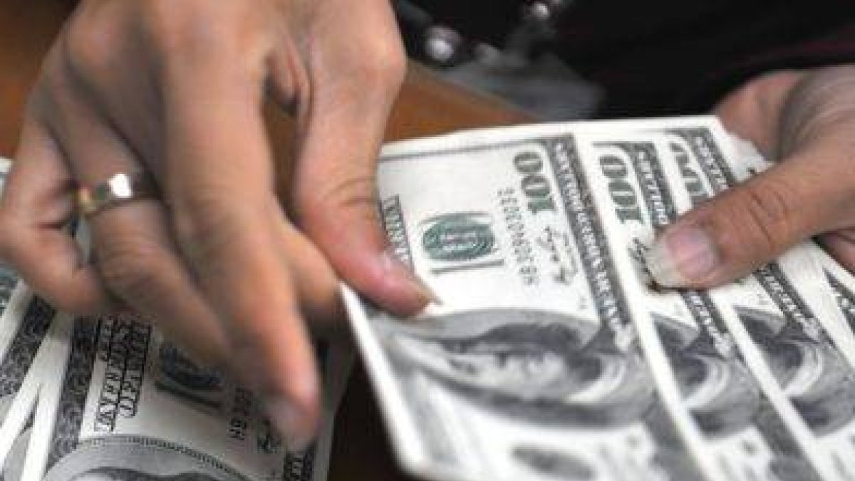 El dólar sufrió un colapso sorprendente en 2022.