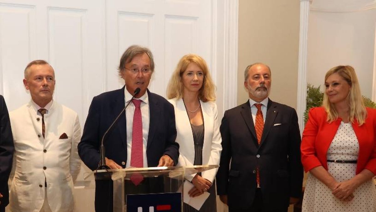 32_El País_11_1,p01