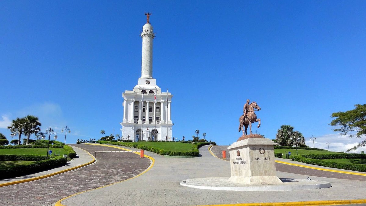 monumento-heroes-de-la-restauracion