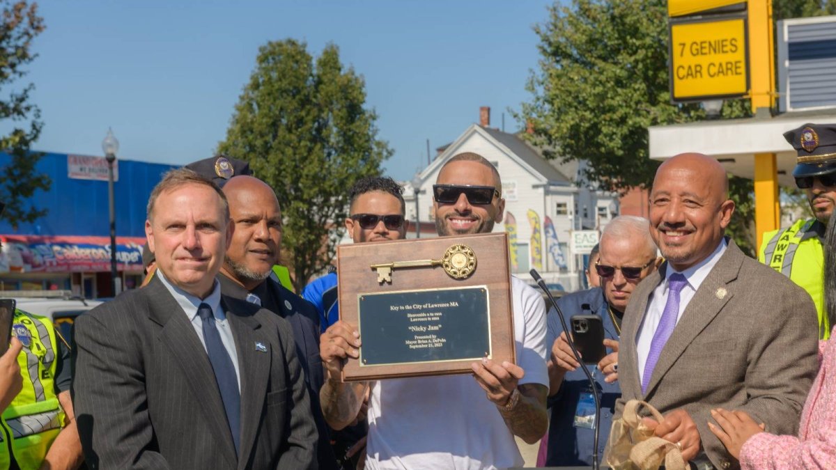 Nicky Jam es reconocido por la ciudad de Lawrence y el Estado de ...