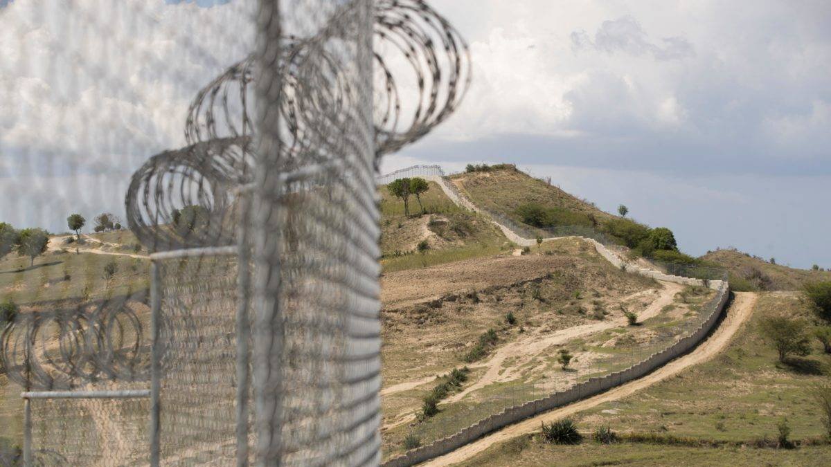 En medio de conflicto con Haití, Abinader inaugurará tramo muro fronterizo en Elías Piña