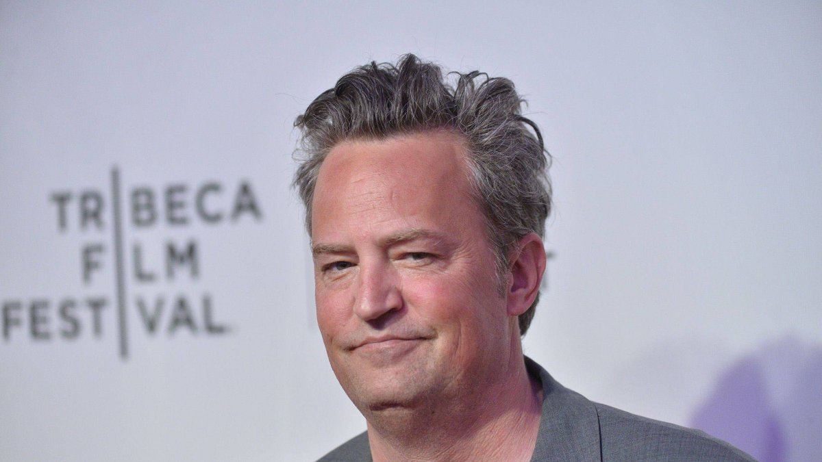 221019161623-02-matthew-perry
