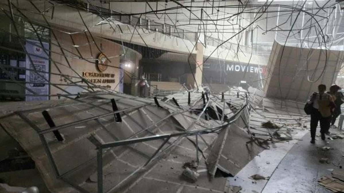 Devastador terremoto de Filipinas deja hasta el momento cerc