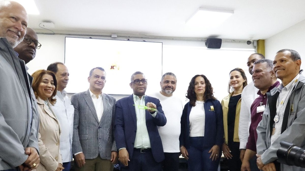 El Pleno de la Junta Central Electoral junto al director de Informática.  José Francisco.