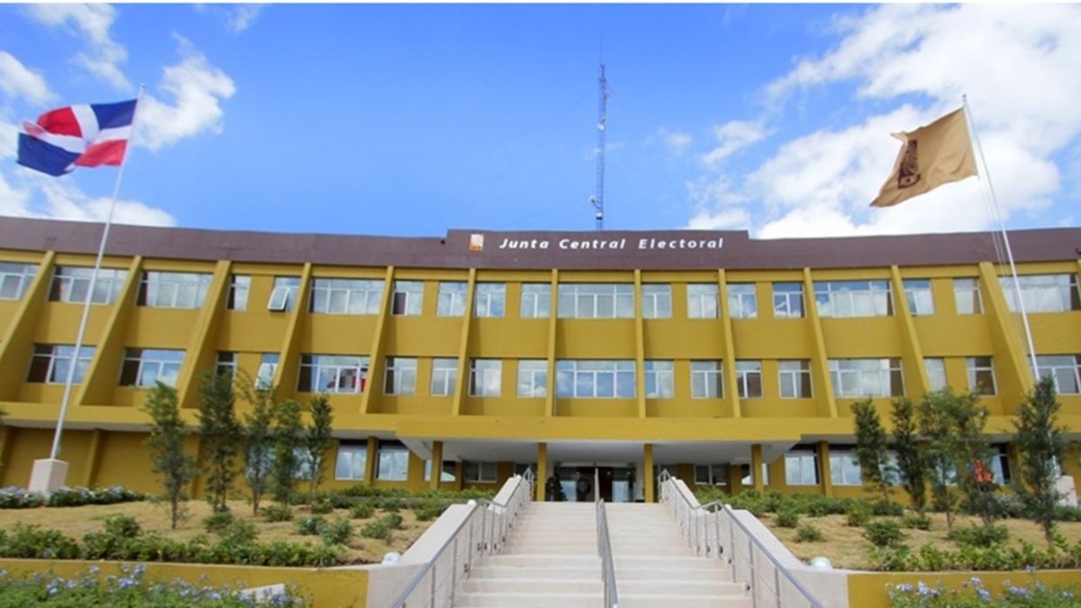 JCE da a conocer listado de ganadores de las pasadas elecciones.