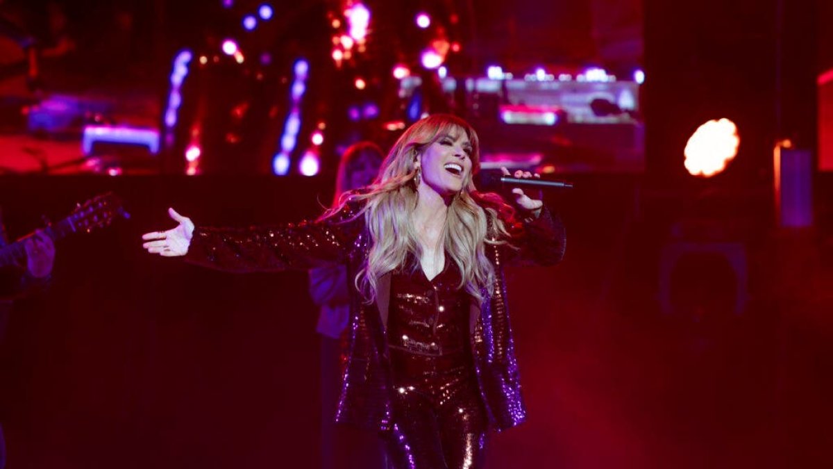 La aclamada cantautora puertorriqueña, Kany García, renombrada por su música pop y sus románticas baladas hizo historia en RD, durante sus presentaciones.