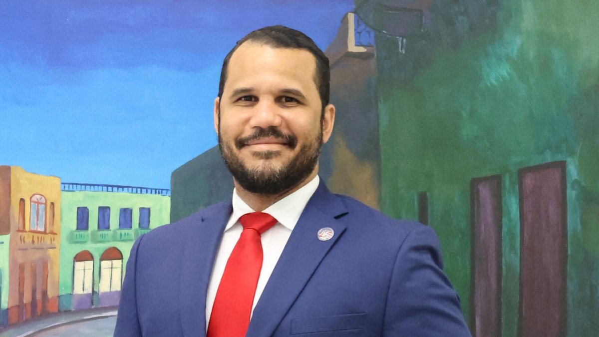 Entrevista al Joven Alexis Colon, en la sede del periódico Hoy. Esquina joven .Hoy/ Arlenis Castillo/01/02/24