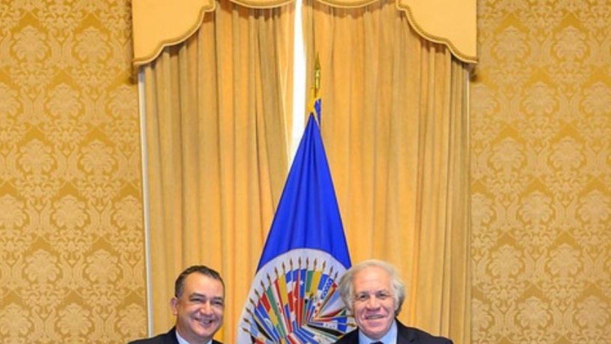 12_El País_20_1,p01