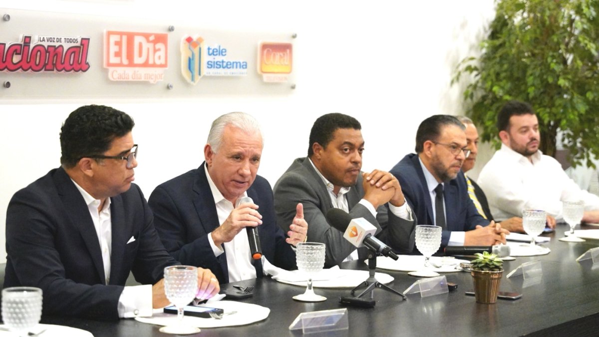 8-9_El País_18_2,p01~(1)