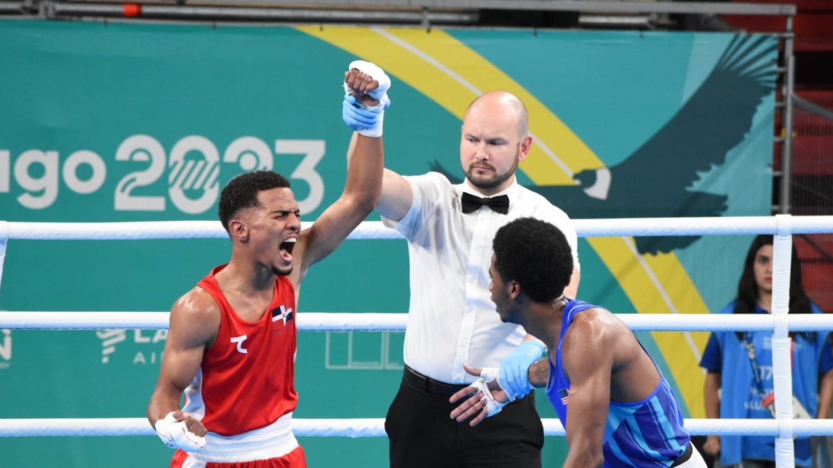 Yunior Alcántara celebra tras asegurar su clasificación en los Panam de Chile