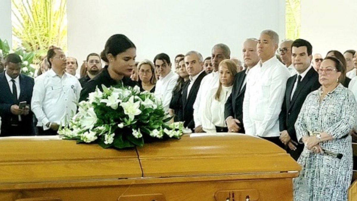 Los restos del doctor Manuel Lora Perelló fueron velados y sepultados en el cementerio Fuente de Luz.