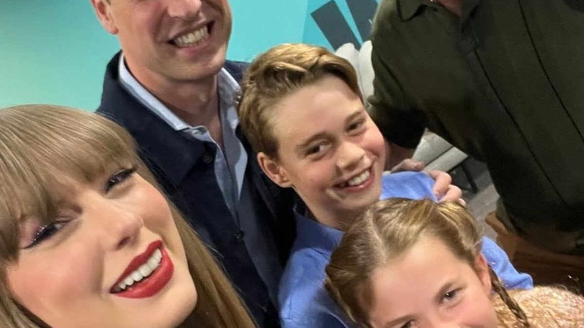 El príncipe Guillermo asiste con Jorge y Carlota al concierto de Taylor Swift